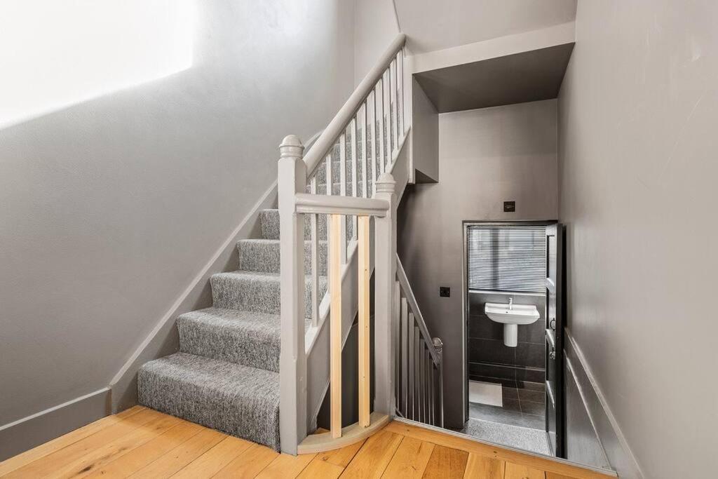 לונדון Spacious Home On Chapel Market מראה חיצוני תמונה