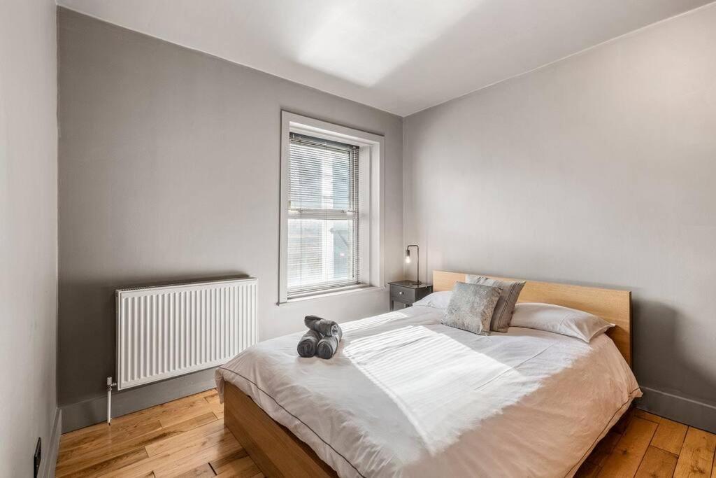 לונדון Spacious Home On Chapel Market מראה חיצוני תמונה